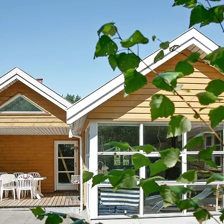 5 Star In Aakirkeby