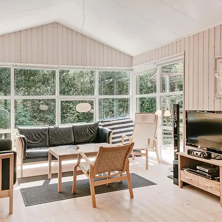 5 Star In Aakirkeby Vester Somarken