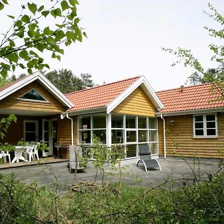 5 Star In Aakirkeby